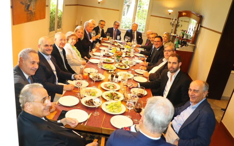 غداء حوار للإتحاد الدولي لرجال وسيدات الأعمال اللبنانيين MIDEL برئاسة البروفيسور فؤاد زمكحل