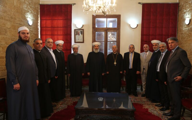 مفتي عكار الشيخ زيد بكار زكريا خلال جولة روحية صيداوية بدعوة من علي العبد الله:  وحدتنا ستحطّم كل المؤامرات