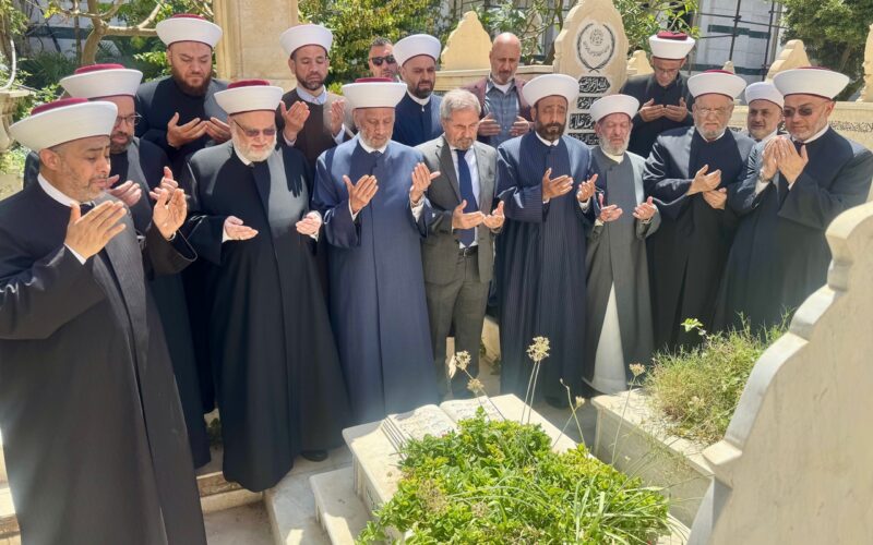 ذكرى لا تغيب: الشيخ حسن خالد ومسيرة الوطن