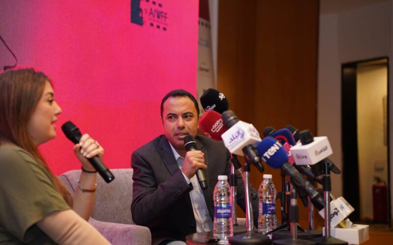 رفعت شعار كامل العدد و حفلت بالزغاريد والاحتفال
