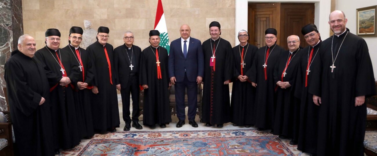 الرئيس عون تبلّغ من وفد مطارنة الابرشيات المارونية في الانتشار تأييد أبناء ابرشياتهم الكامل لسعيه والحكومة لاسترجاع موقع لبنان في محيطه والعالم