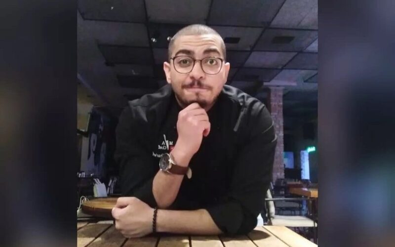 ما بين النار والصبر.. الشيف الأردني موسى الشريف يحوّل المعاناة إلى أطباق من ذهب”
