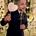 بفستان خطف الأضواء… نجمة الأمسية تُشعل السجادة بإبداع إيلي فارس!