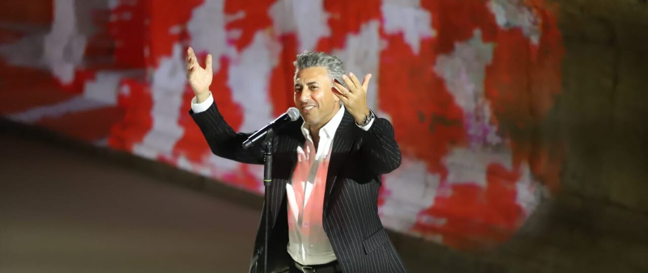 مندوبا عن الملك.. رئيس الوزراء يوقد شعلة مهرجان جرش للثقافة والفنون الــ 39