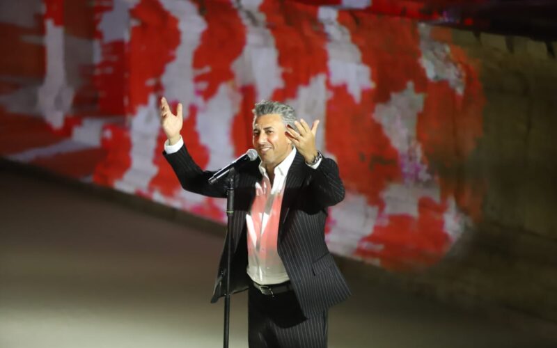 مندوبا عن الملك.. رئيس الوزراء يوقد شعلة مهرجان جرش للثقافة والفنون الــ 39