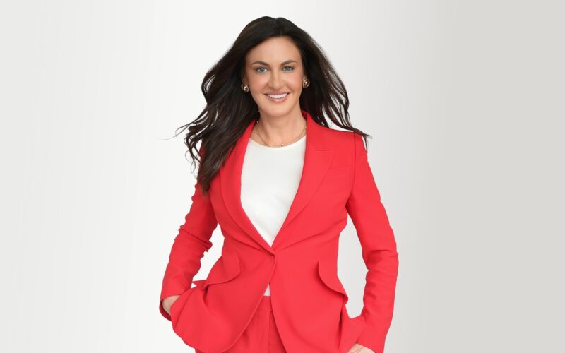 الإعلامية هادلي غامبل تنضم إلى IMI في منصب كبير المذيعين الدوليين