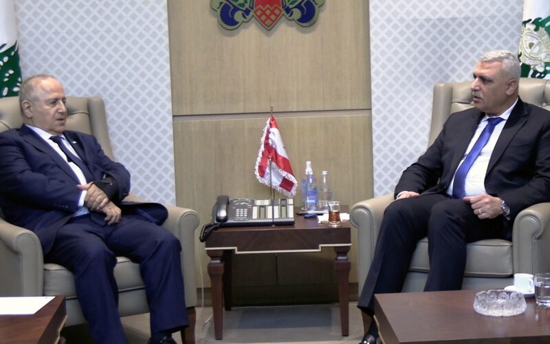 استقبل المدير العام للأمن العام اللواء حسن شقير في مكتبه بعد ظهر اليوم رئيس جامعة القديس يوسف