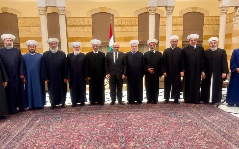 استقبل رئيس مجلس الوزراء القاضي نواف سلام في السراي الحكومي مساء أمس مفتي الجمهورية اللبنانية الشيخ عبد اللطيف دريان