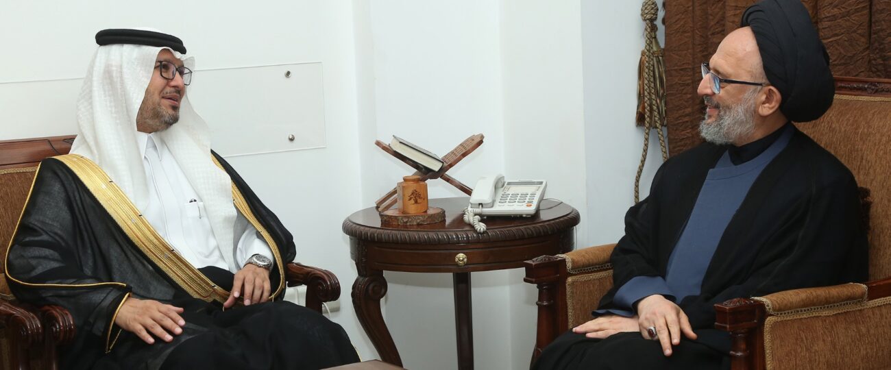 العلامة فضل الله استقبل البخاري والعريضي ووفدا باسم الحريري وشخصيات معزية بوالدته