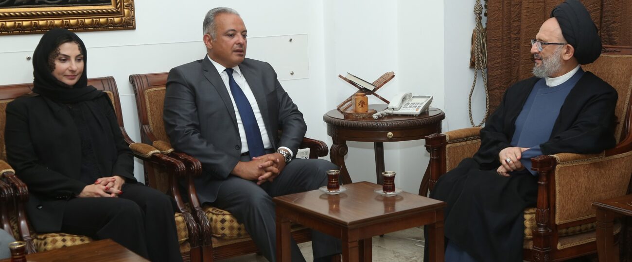 العلامة فضل الله استقبل مفتي صور والوزير مرتضى والبروفسيور شاهين وشخصيات معزية بوالدته