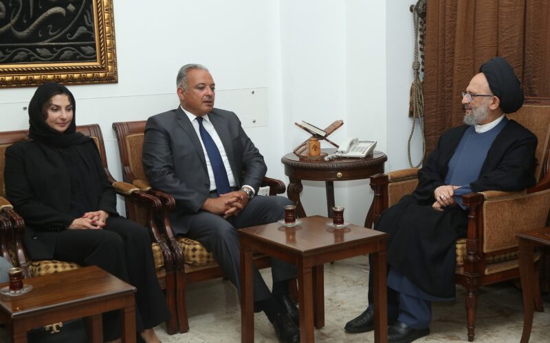 العلامة فضل الله استقبل مفتي صور والوزير مرتضى والبروفسيور شاهين وشخصيات معزية بوالدته