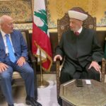 استقبل مفتي الجمهورية اللبنانية الشيخ عبد اللطيف دريان في دار الفتوى الوزير السابق غازي العريضي