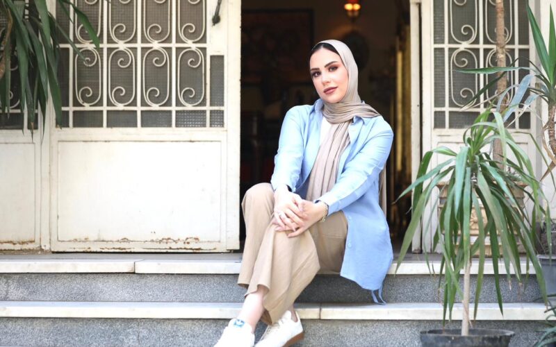 رسالة مفعمة بالإيجابية.. أنجي نصر طرحت أغنية “ع الرتم الحلو”