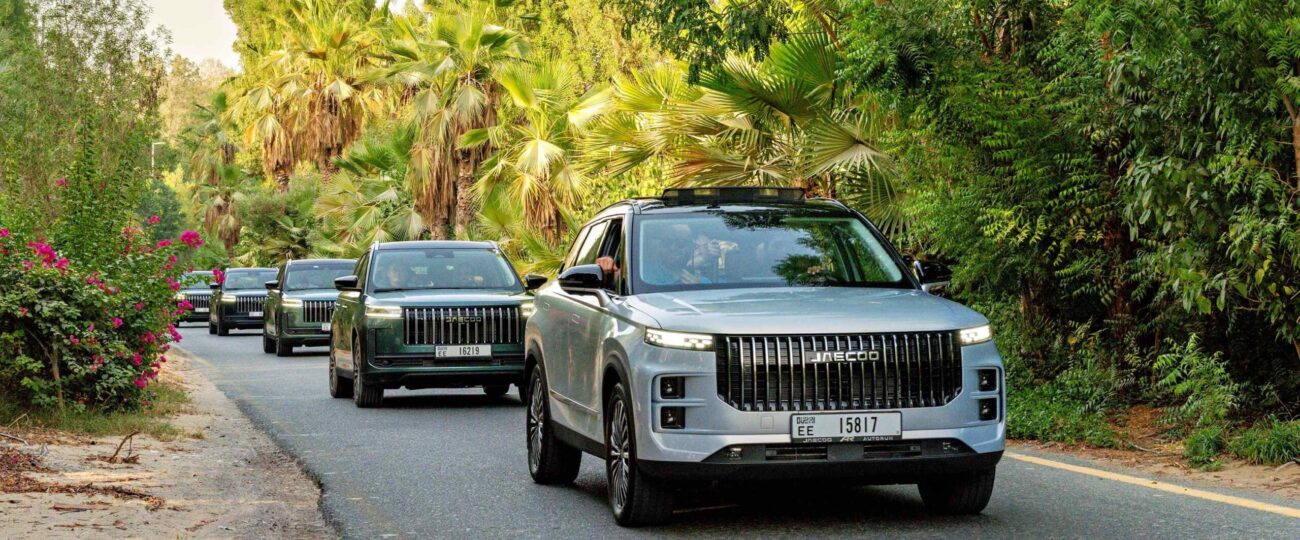 سيارة جايكو J5 تخطف الأنظار خلال تجربة قيادة إقليمية في دبي