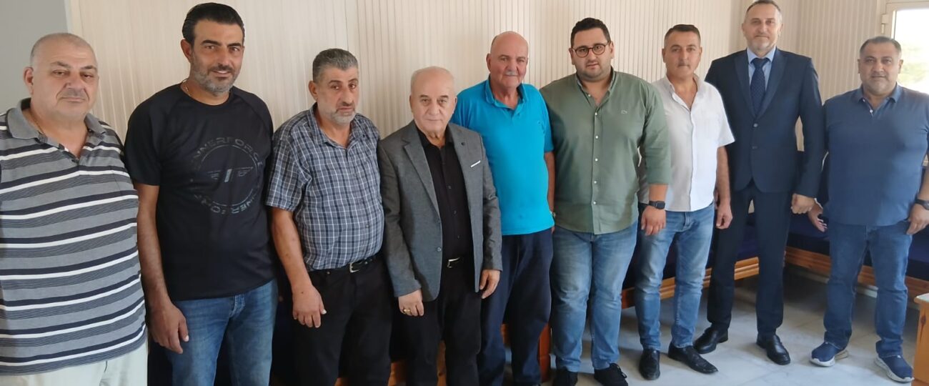 فوز الرئيس الحالي لرابطة مخاتير البترون جاك يعقوب ولائحته التوافقية :                                                                                    التئمت الجمعية العمومية لرابطة المخاتير البترون في مقرها في مدينة البترون وبمشاركة ٦٥ مختار من أصل ٧٦ مختار منضوي للرابطة يحق لهم الاقتراع لانتخاب هيئة إدارية جديدة . وقد ترأس الجلسة اكبر الأعضاء سنا وتم تشكيل لجنة لمراقبة العملية الانتخابية من غير المرشحين قوامها السادة المحامي شفيق أبي صالح وعماد صالح وطوني خيرالله . وكون ترشح لعضوية الهيئة الإدارية اثني عشر عضو وهم مكتملين ومساويا للعدد المطلوب ولعدم وجود منافسين أخرين فقد اعتبرت اللجنة المشرفة على الانتخابات ان المرشحين الواردة أسماؤهم هم فائزين بالتزكية . وبعد ذلك عقدت الهيئة الإدارية المنتخبة اجتماعا مخصصا لتوزيع المهام بين اعضاءها وجاءت النتيجة على الشكل التالي جاك فارس يعقوب (صورات)  رئيس ، أنطوني أنور داود ( العلالي) نائب للرئيس ، أنطوان مخايل رومانوس ( كفرعبيدا) أمين للسر ، شليطا سمعان عازار (شكا) أمين صندوق ، أنطون جورج علوان (بشعلة) محاسب ، حازم مصطفى قلاوون (راس نحاش)  مفوض لدى الحكومة ، يوسف ابراهيم مبارك (تنورين التحتا) ويوسف عيد ب اسيليوس ( بيت شلالا)  ونصري باخوس ديب ( مراح شديد)  والياس عادل طنوس ( جربتا)  ، وجان ضوميط جرجس( رشكدة) وجرجس بو عيس ( البترون) أعضاء.