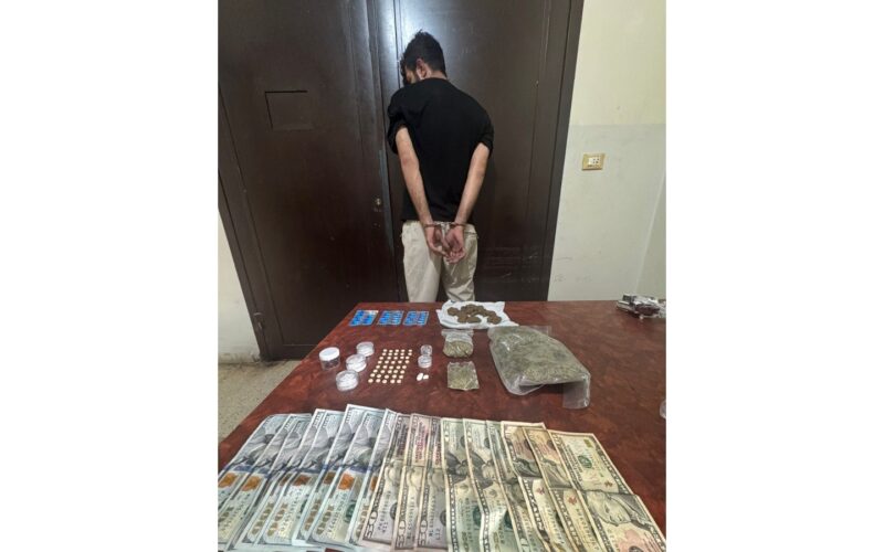 مروّج مخدّرات بحقه 16 مذكرة بجرائم مختلفة، أوقفته مفرزة استقصاء بيروت