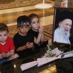 وفد الخدمات الاجتماعية عند ضريح المرجع فضل الله في ذكرى رحيله