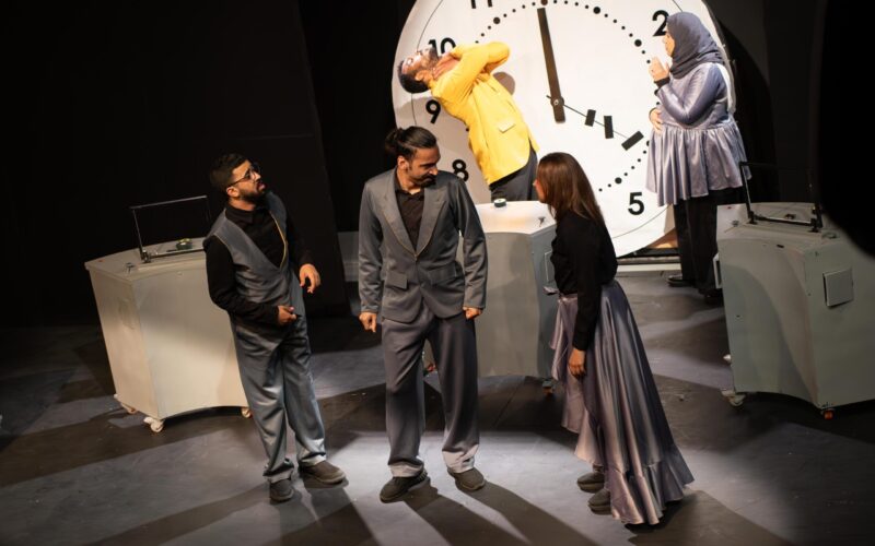 اختتام عروض المسرحية السعودية “طوق” في مهرجان فرينج إدنبرة وسط إشادة جماهيرية وإعلامية واسعة