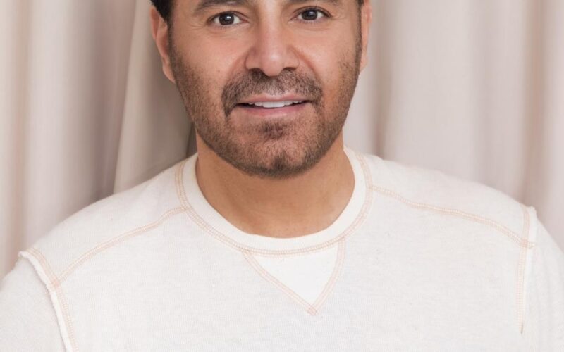 عاصي الحلاني يُطلق أغنيته الجديدة “قلبي شاطر” بلمسة رومانسية شبابية