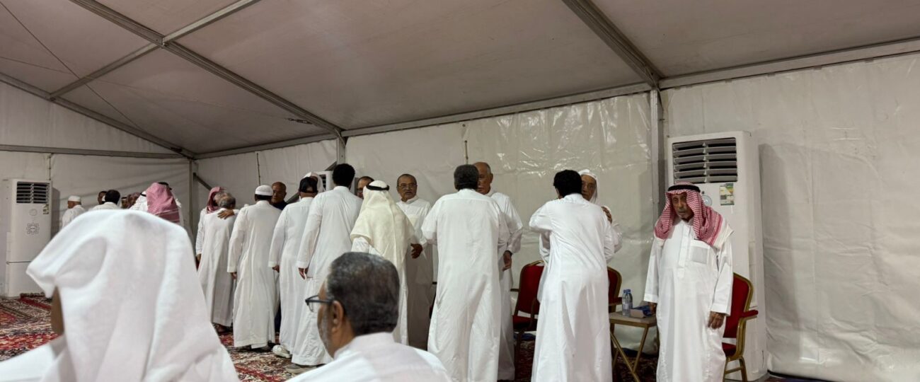 مسؤولون ووجهاء جدة يواسون أسرة باسمح في وفاة أحمد عمر باسمح
