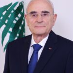 وزير الدفاع الوطني يتصل بقائد الجيش بالنيابة معزيًا